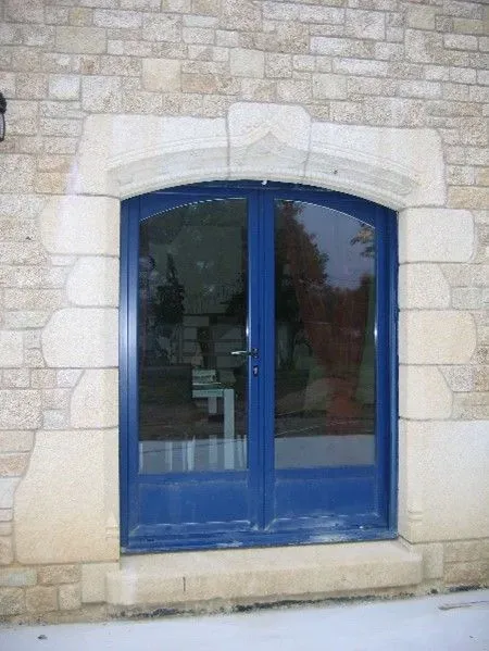 Porte fenetre bleu pierre