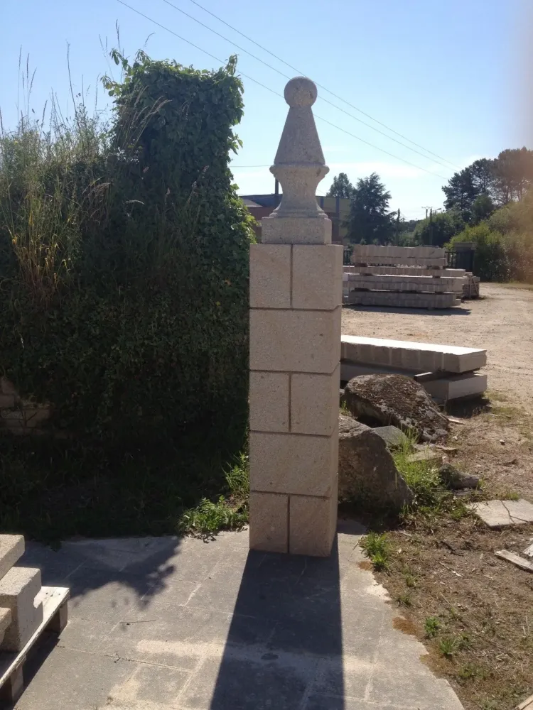 Poteau pierre
